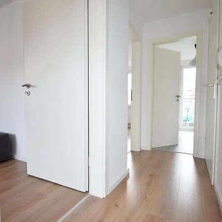 Apartment Air 5